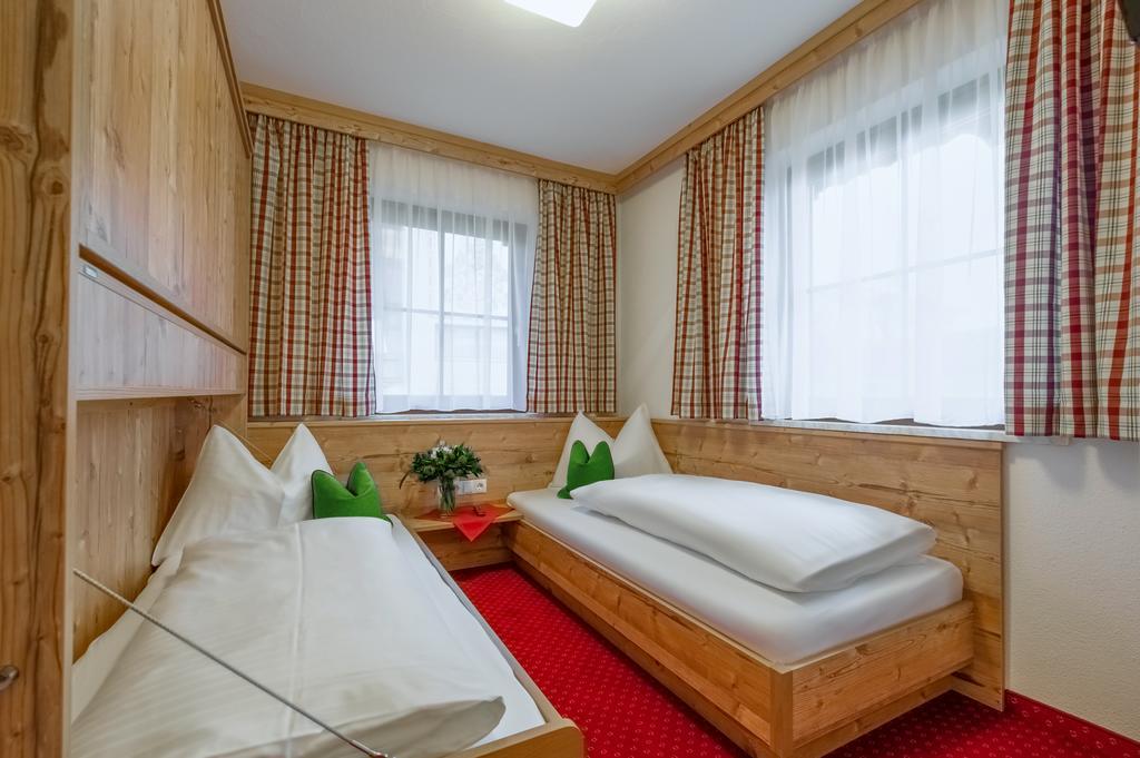 Pension Haus Am Dorfplatz Flachau Dış mekan fotoğraf