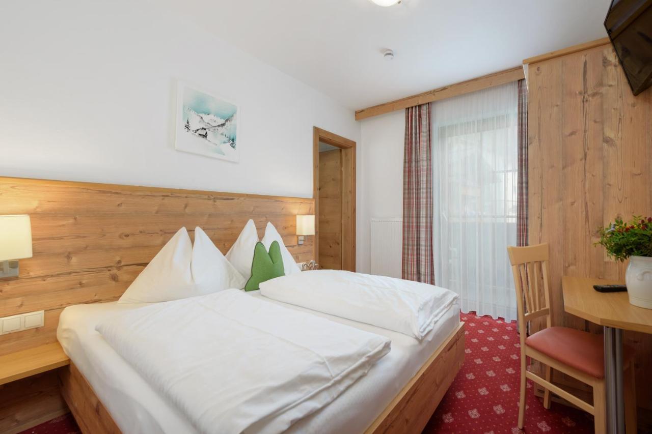 Pension Haus Am Dorfplatz Flachau Dış mekan fotoğraf